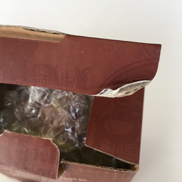 Cracker Barrel Family Traditions Ceramic Red Flower Tealight Holder - Picture 12 of 12